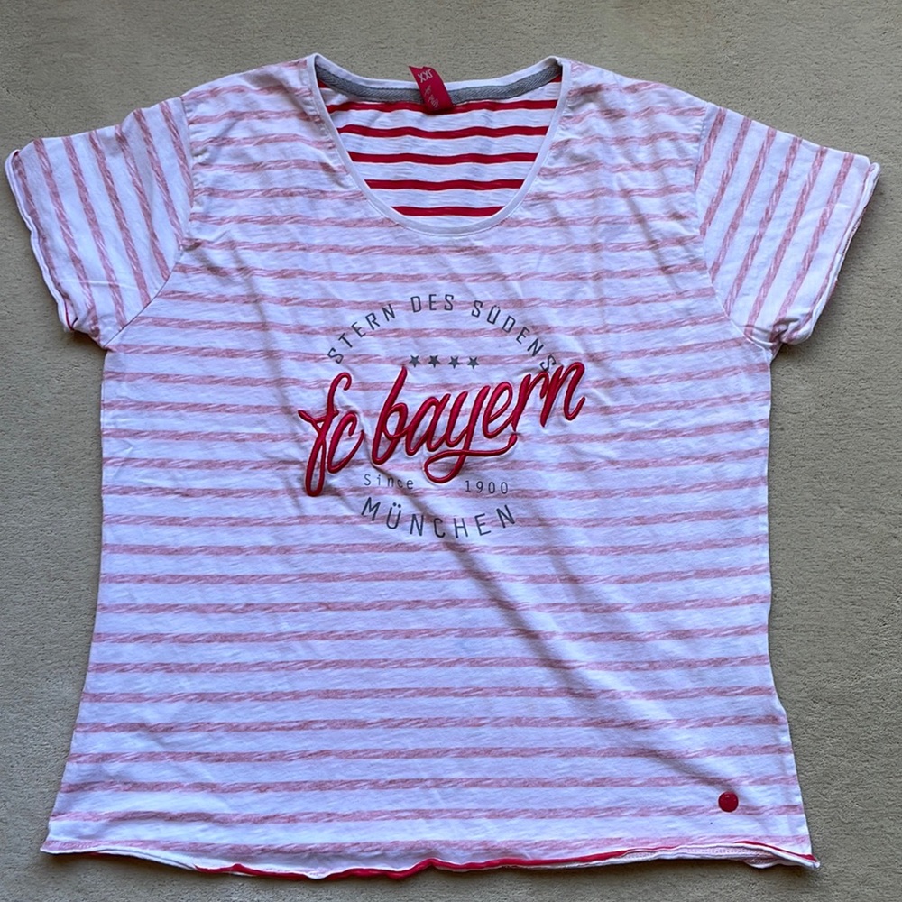 FC Bayern women’s t-shirt XXL worn 1 time.
